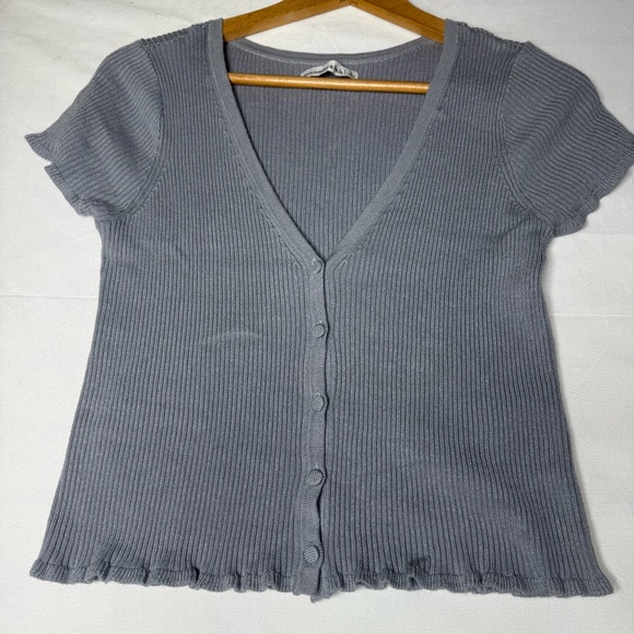 Abercrombie & Fitch Tops - Abercrombie & Fitch Gray Ribbed Button-Down Top